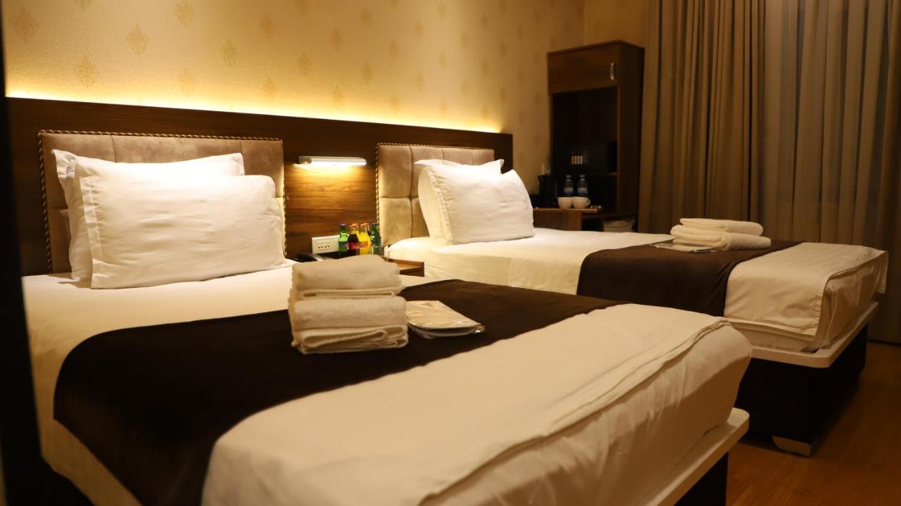 Grand Avenue Hotel Tashkent Esterno foto