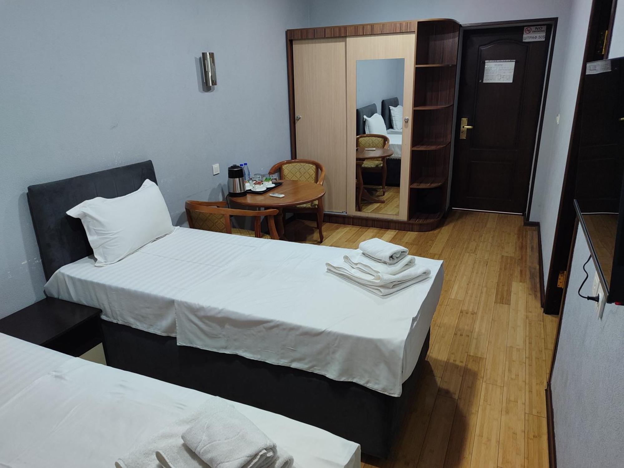 Grand Avenue Hotel Tashkent Esterno foto